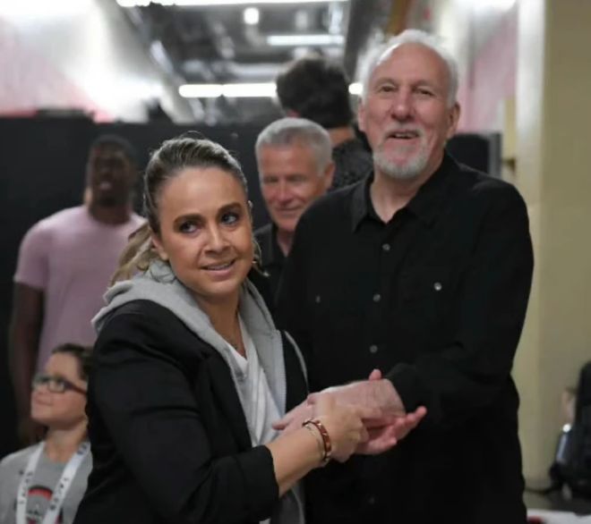 包含加时末段亚冠焦点战，密尔沃基雄鹿战术微调，质疑声仍在，临场指挥获称赞的词条华体会hth官方网站