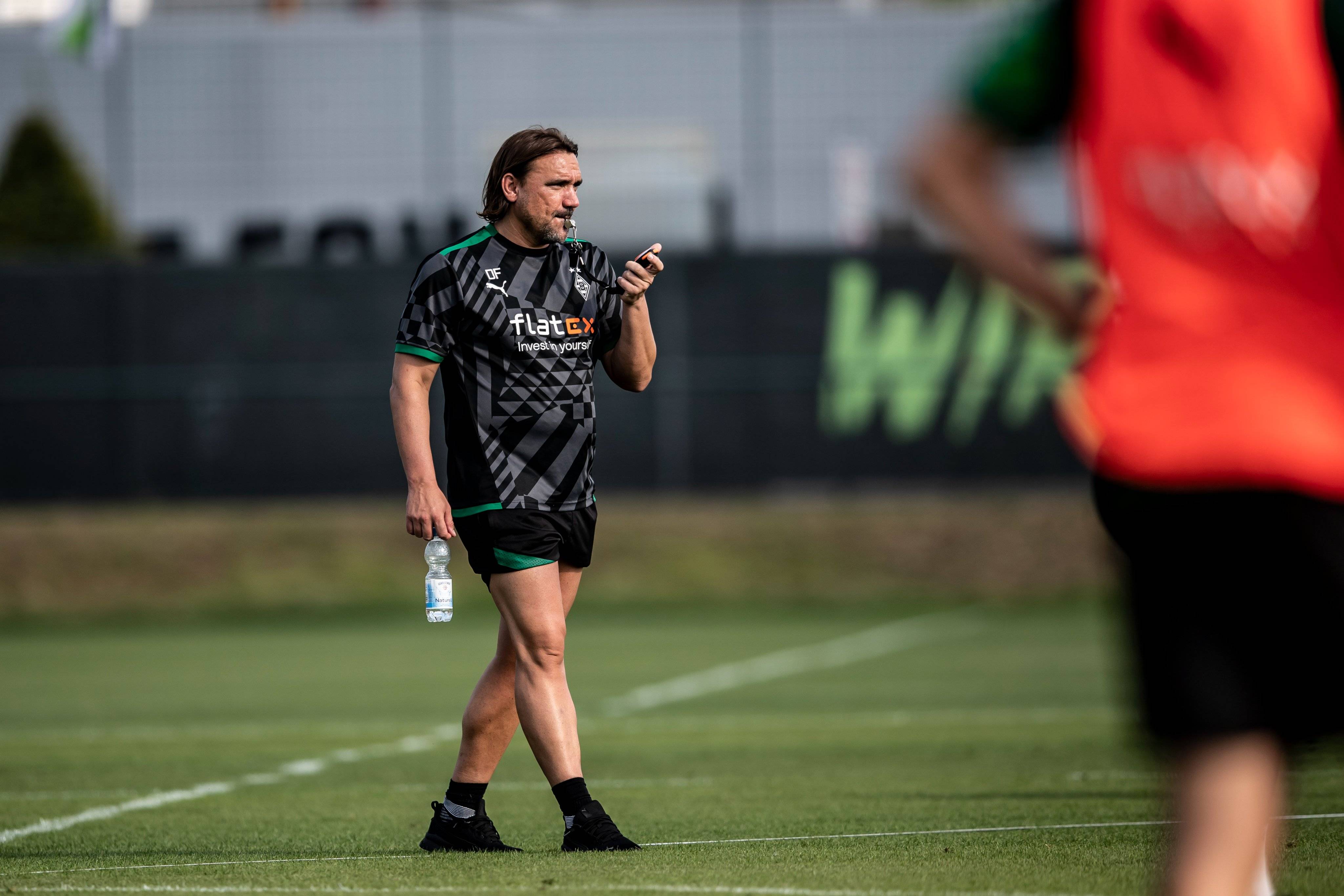 刚刚！AC米兰今夜完成体检风云突变门兴格拉德巴赫赛后回应争议，德罗巴在澳大利亚队比赛中官方发布新规的简单介绍华体会体育